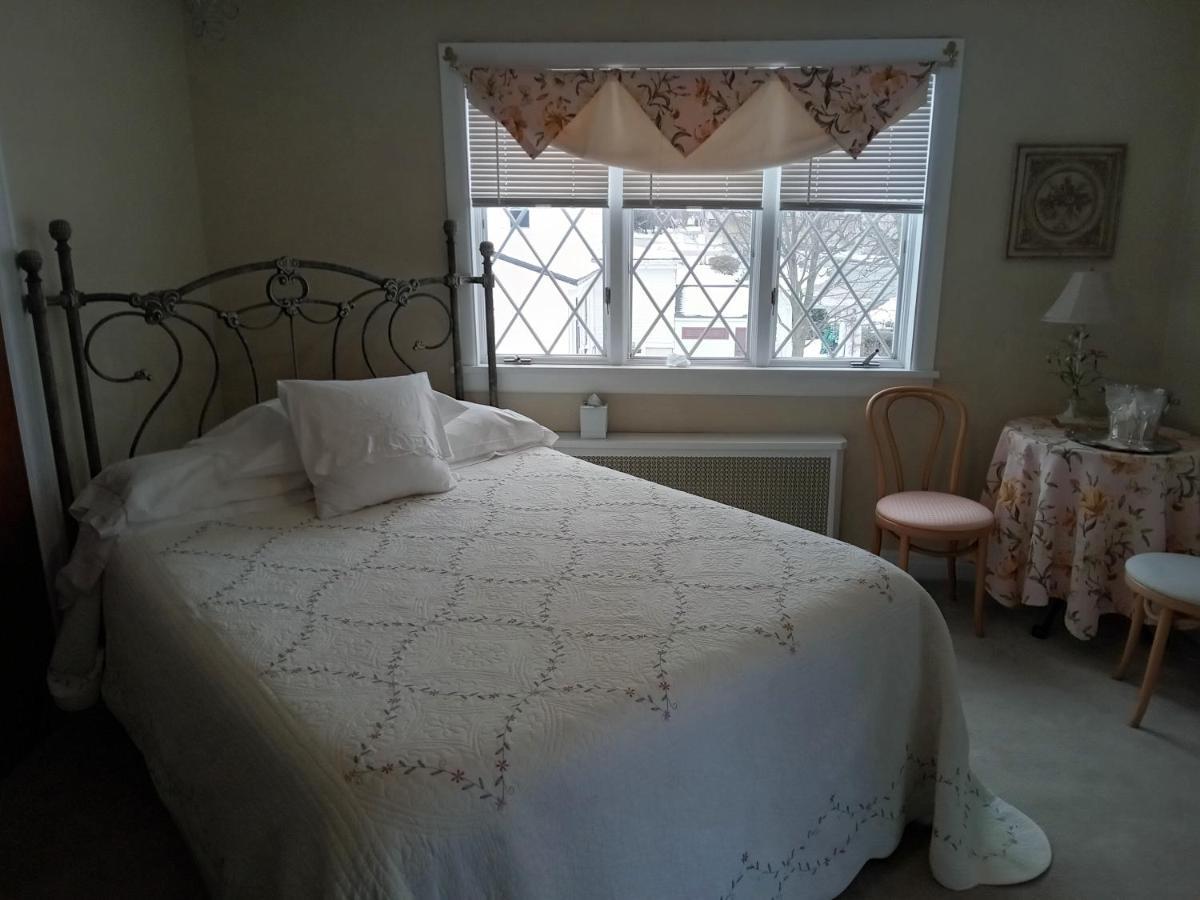 The Guest House At The Regina House Tea Room Moosic Extérieur photo