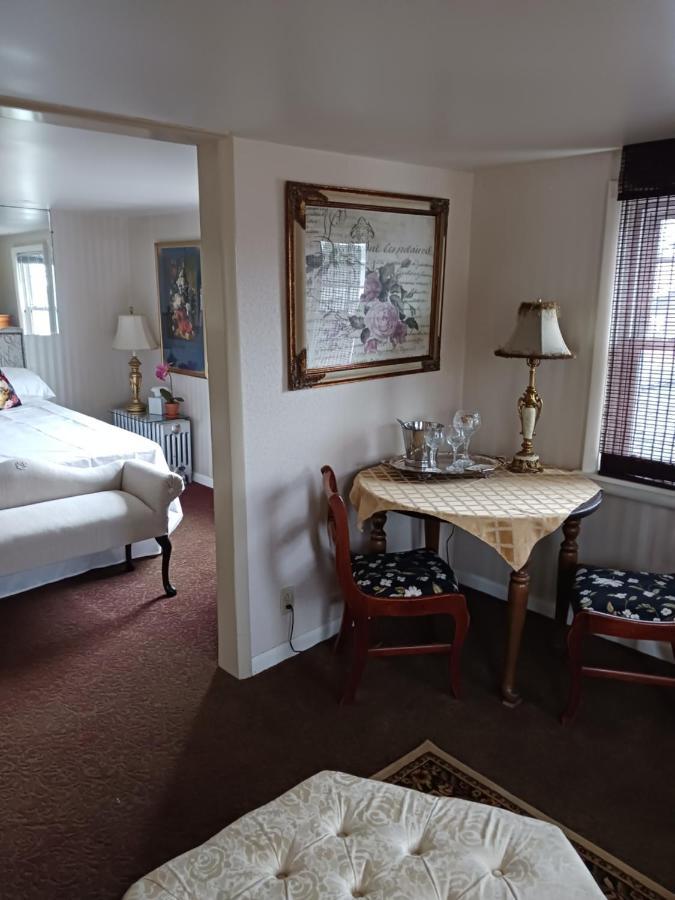The Guest House At The Regina House Tea Room Moosic Extérieur photo