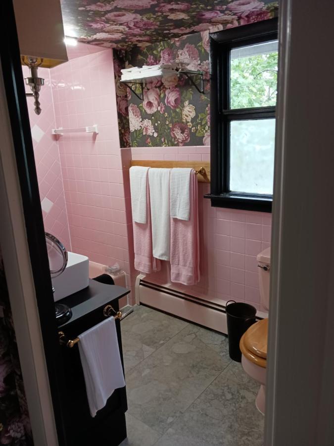 The Guest House At The Regina House Tea Room Moosic Extérieur photo
